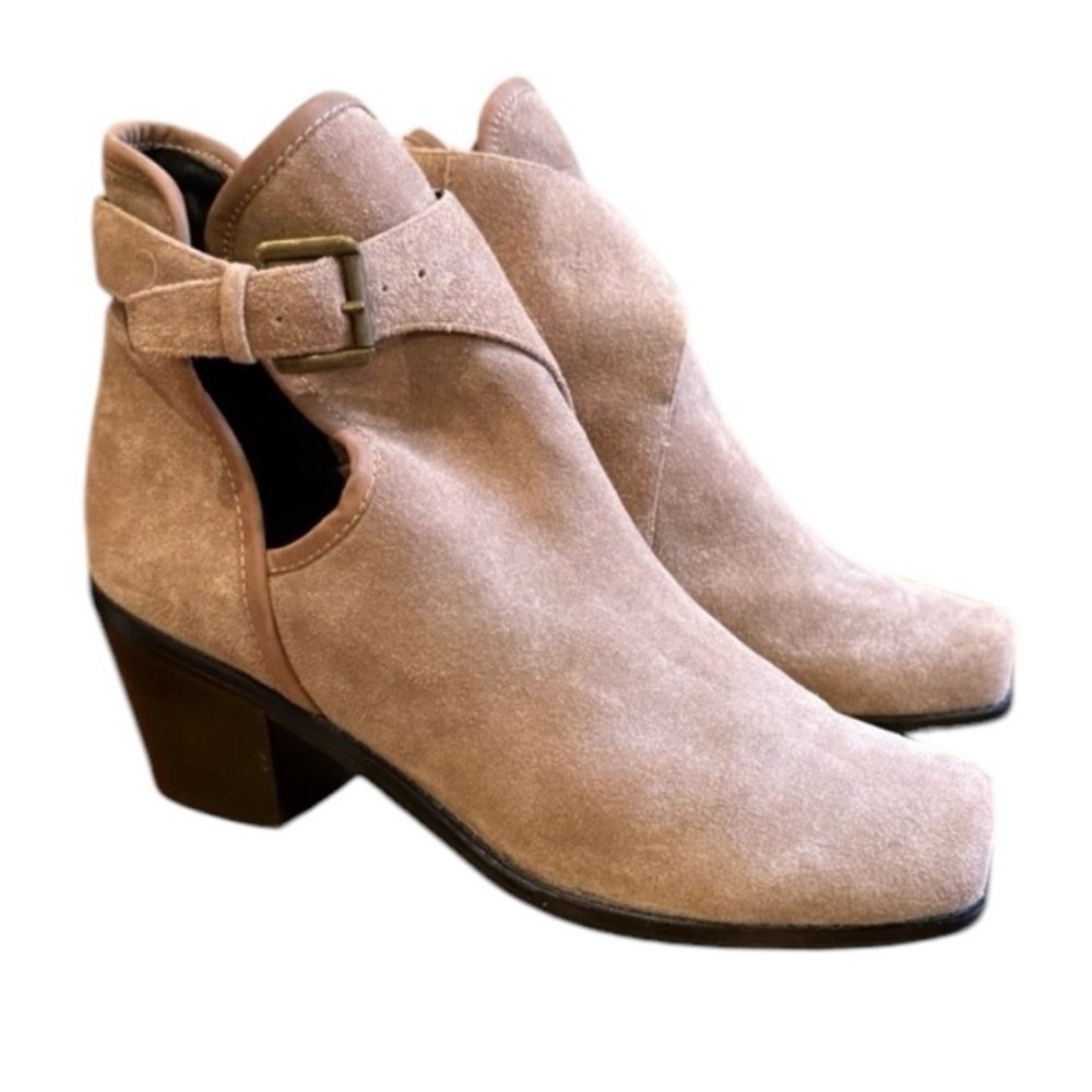 Messeca New York Suede Booties Size 9 MSRP $195 3” Heel